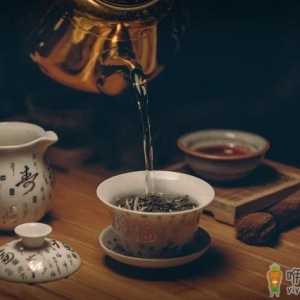 喝茶可以降尿酸高吗 喝茶对降尿酸有好处吗