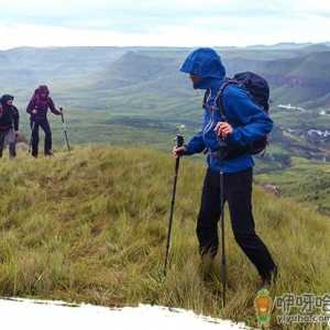 户外运动登山杖有用吗 上山时要用登山杖吗