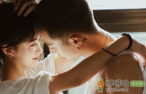 没离婚老公和小三同居犯法吗