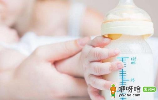 婴儿喝一半的奶怎么保存 解冻母乳用多少度水温